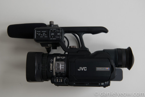 JVC GY-HM100u